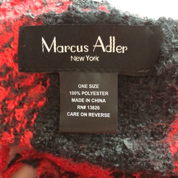 Winter scarf - Picture 3 of 3